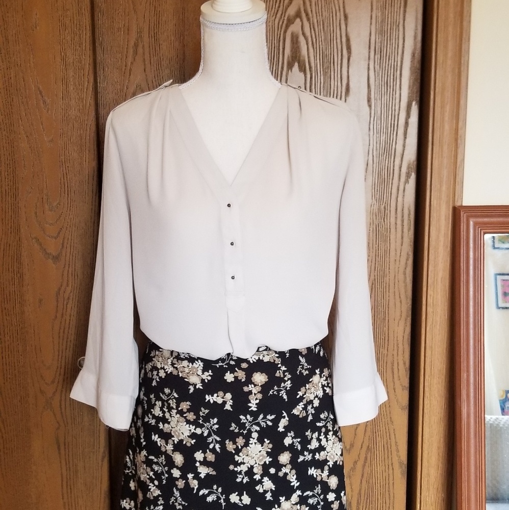 Express 3/4 sleeve blouse. Med